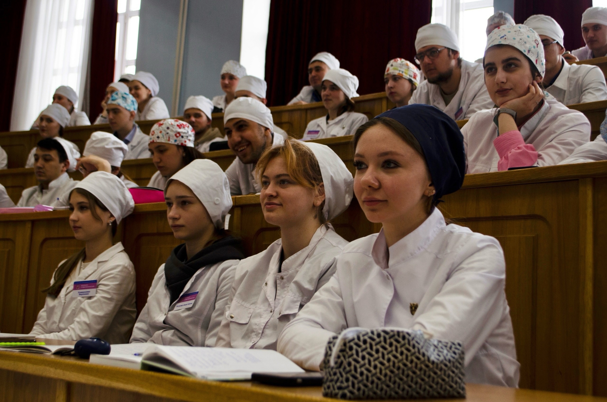 СТУДЕНТЫ И ПРЕПОДАВАТЕЛИ КГМУ СМОТРЕЛИ ТРАНСЛЯЦИЮ ИНАУГУРАЦИИ ПРЕЗИДЕНТА  РОССИИ | 07.05.2024 | Курск - БезФормата